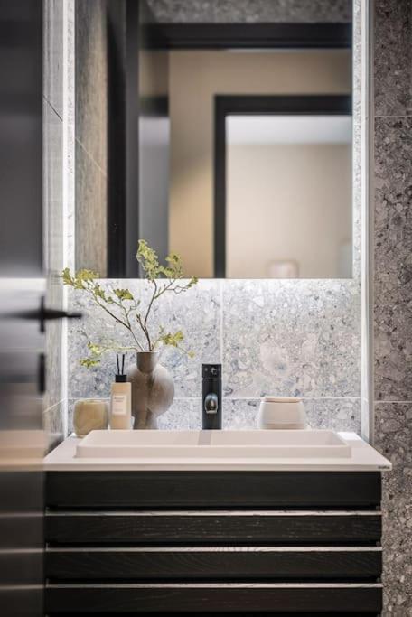 Stay L Luxurious Hideaway In Centrum Bergen Exterior foto